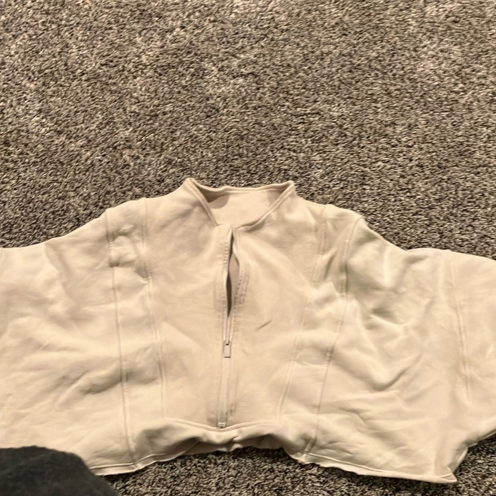 Buff bunny crop top crew neck